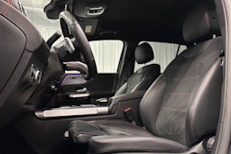 musta Mercedes-Benz EQB 2023 kuva 19.