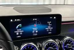 musta Mercedes-Benz EQB 2023 kuva 24.