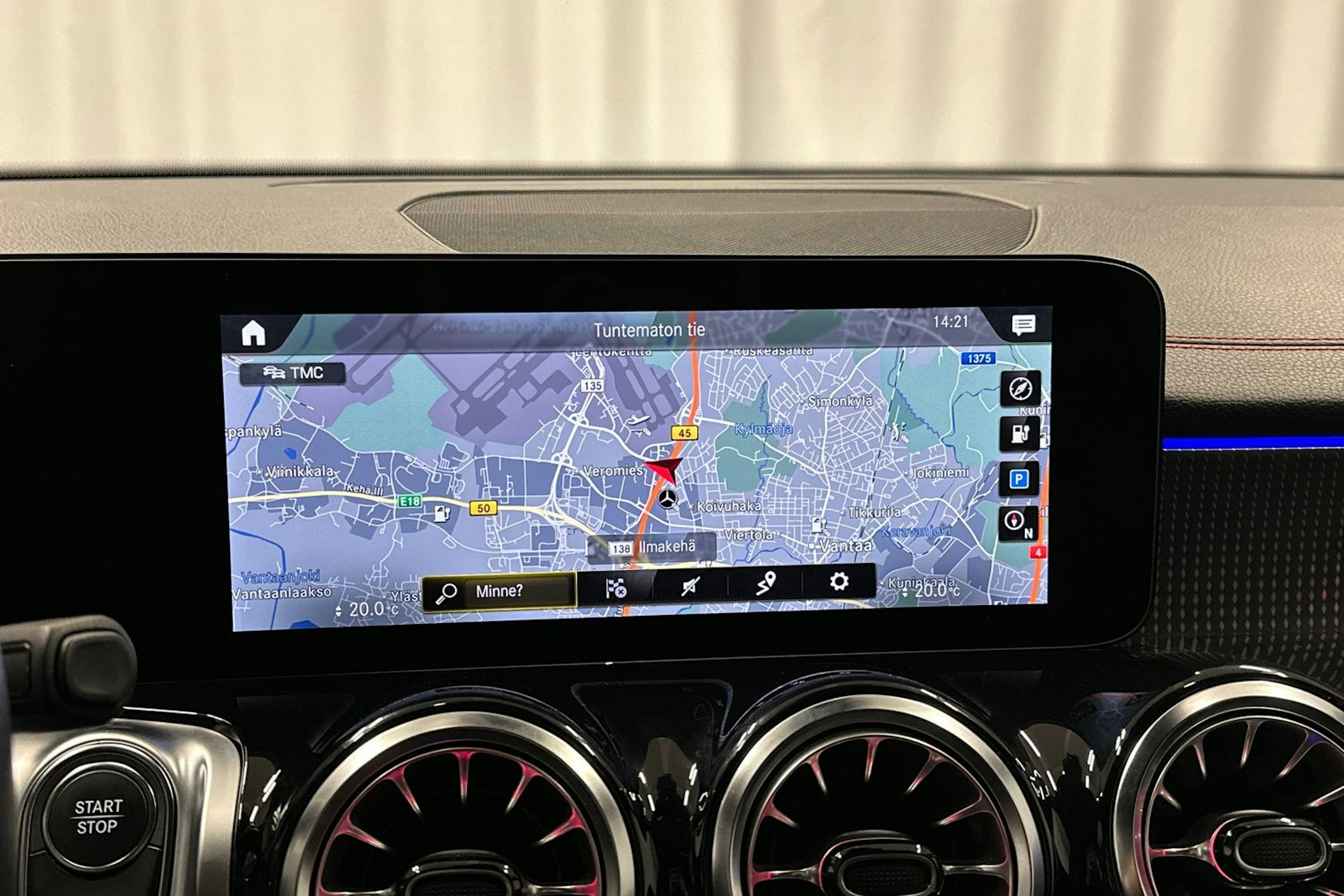 musta Mercedes-Benz EQB 2023 kuva 25.