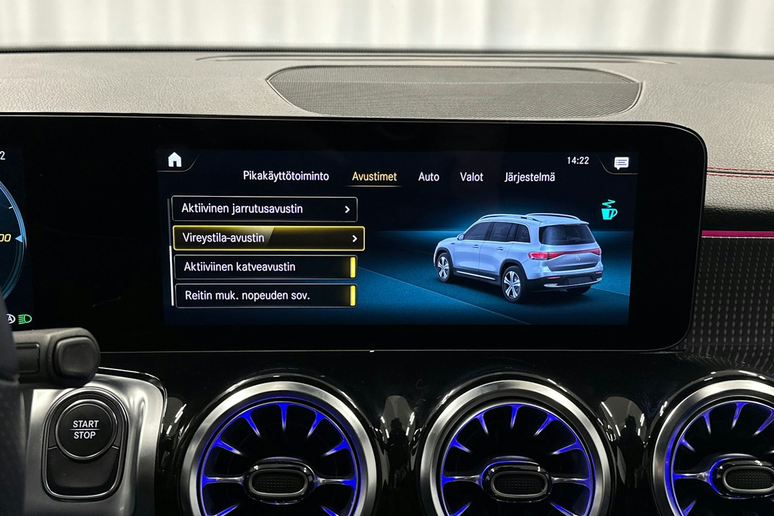 musta Mercedes-Benz EQB 2023 kuva 27.