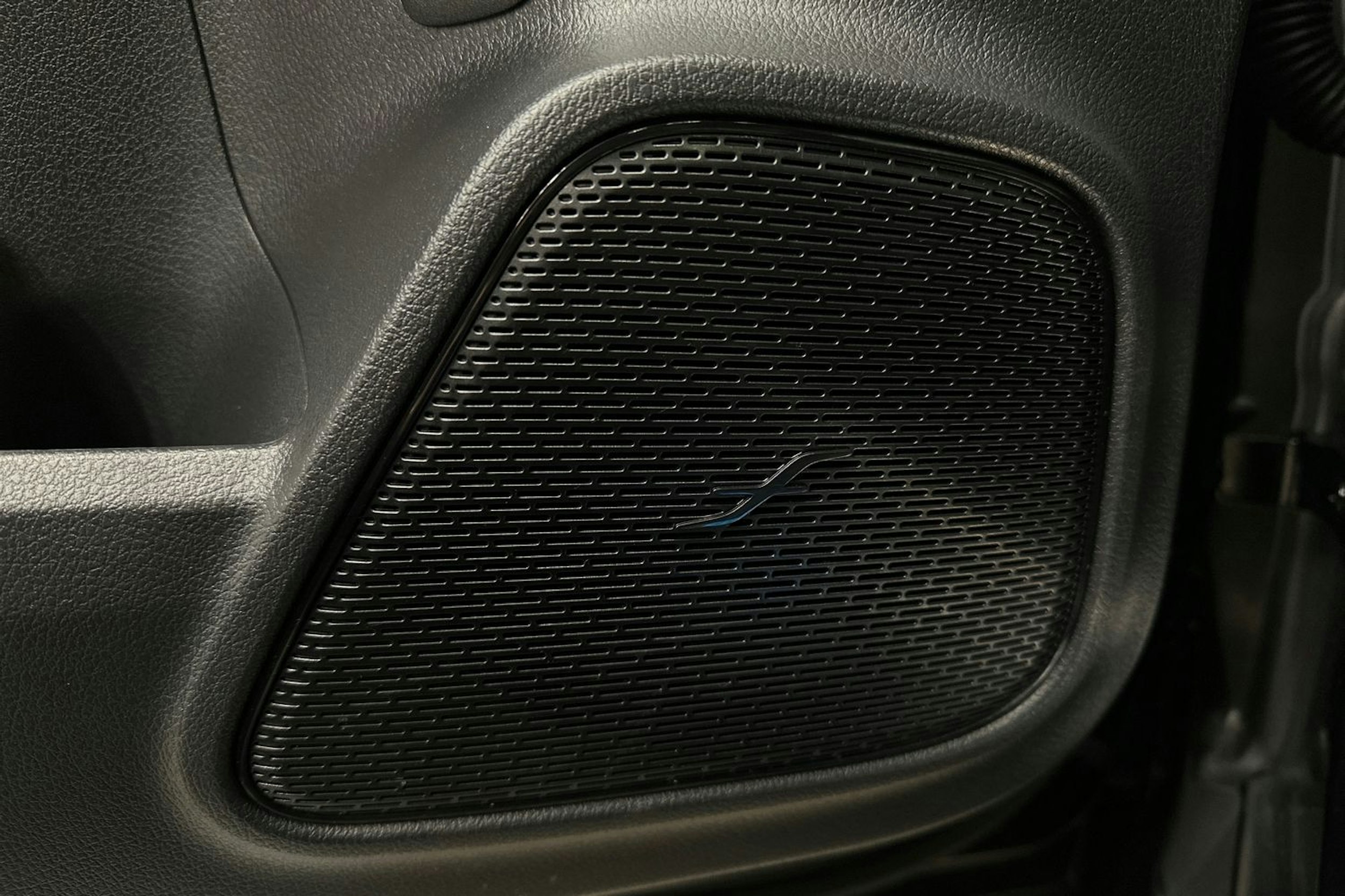 musta Mercedes-Benz EQB 2023 kuva 38.