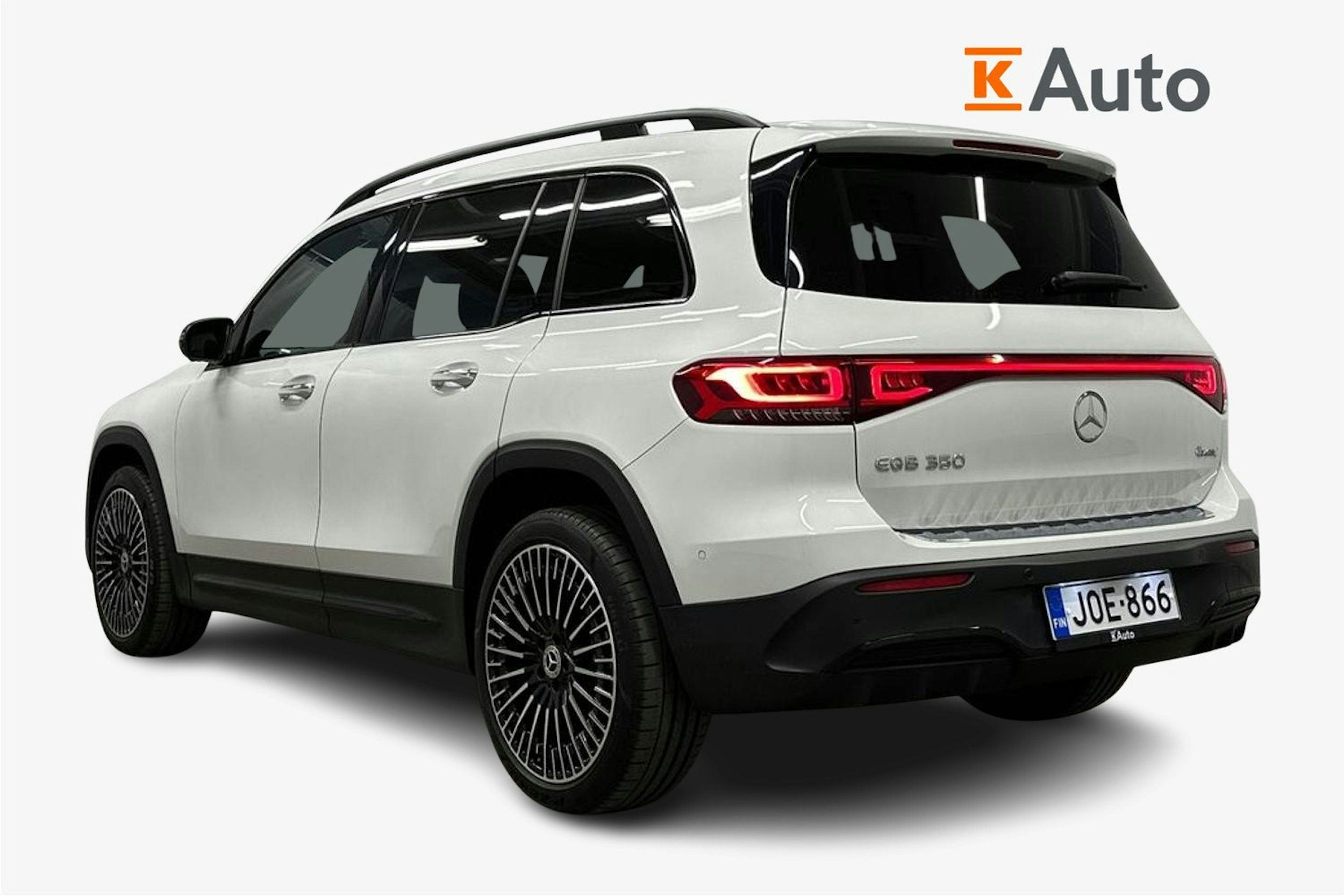 valkoinen Mercedes-Benz EQB 2024 kuva 2.