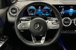 valkoinen Mercedes-Benz EQB 2024 kuva 17.