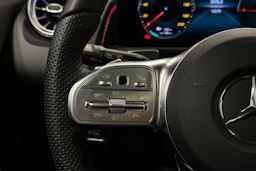 valkoinen Mercedes-Benz EQB 2024 kuva 18.