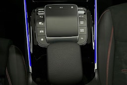 valkoinen Mercedes-Benz EQB 2024 kuva 21.