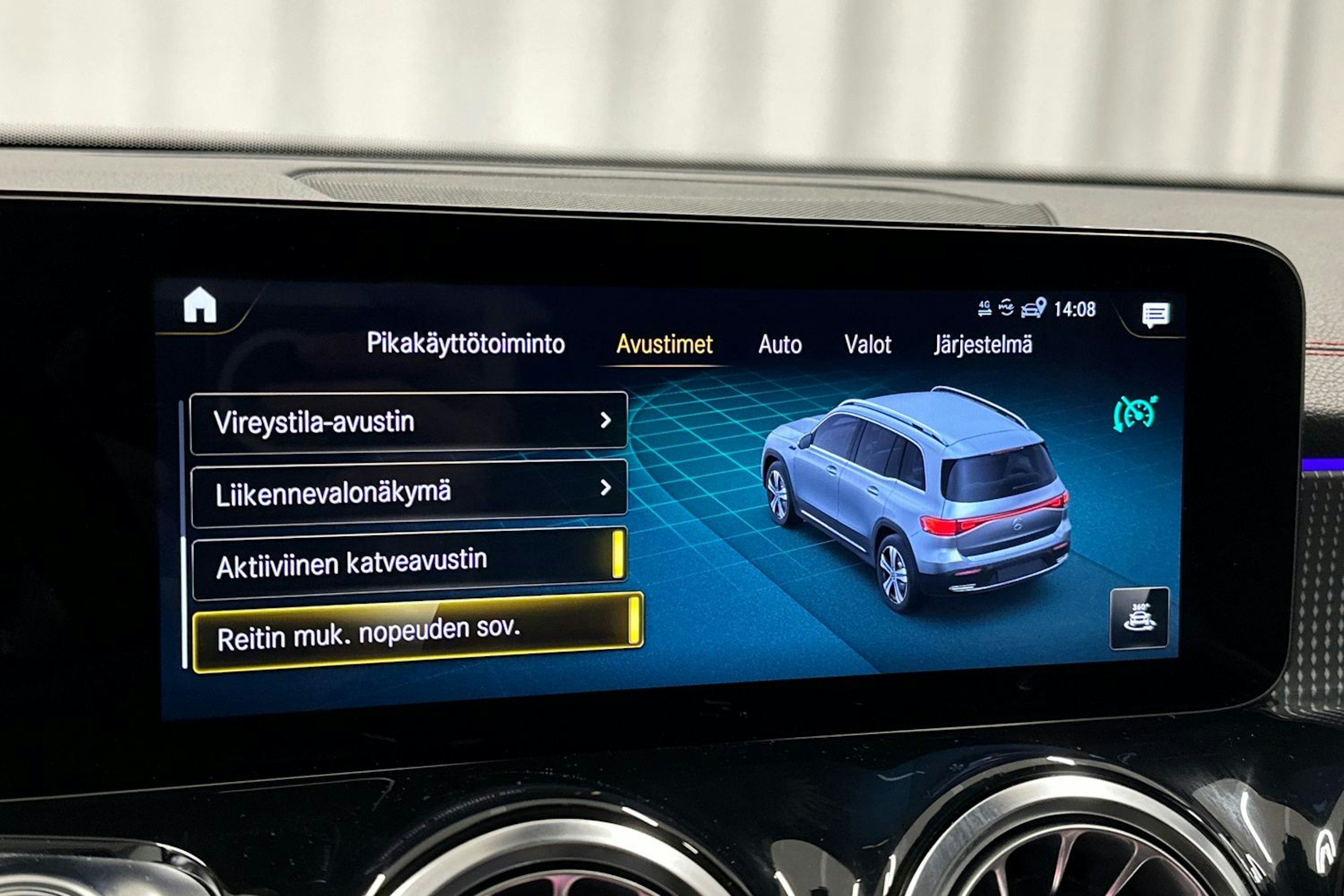 valkoinen Mercedes-Benz EQB 2024 kuva 29.