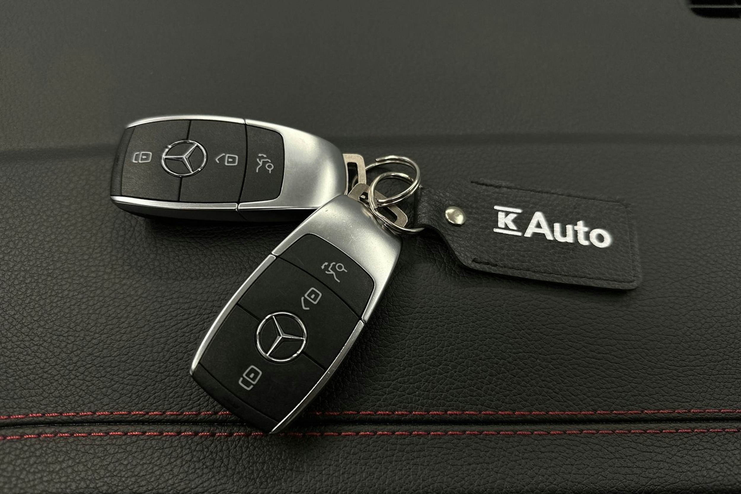 valkoinen Mercedes-Benz EQB 2024 kuva 33.