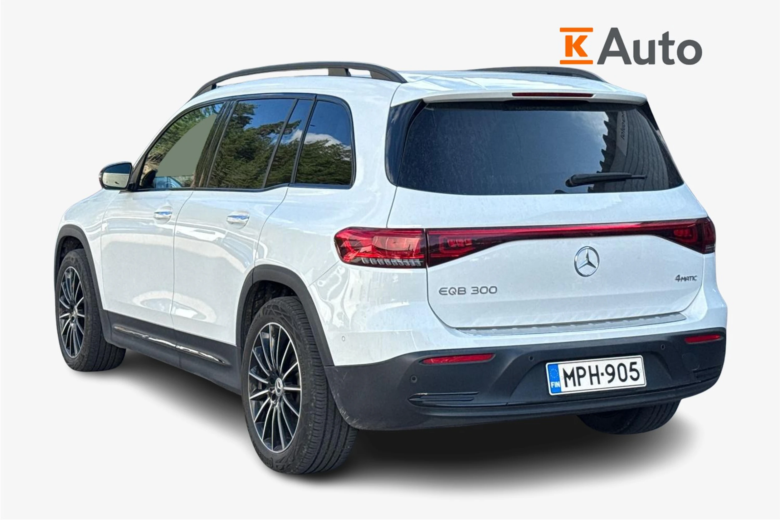 valkoinen Mercedes-Benz EQB 2024 kuva 2.