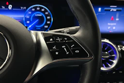 valkoinen Mercedes-Benz EQB 2024 kuva 12.