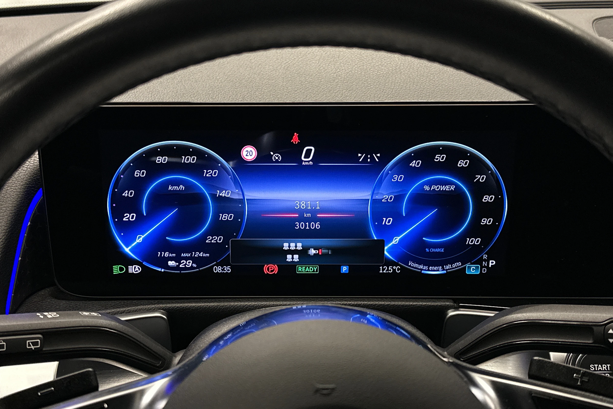 valkoinen Mercedes-Benz EQB 2024 kuva 13.