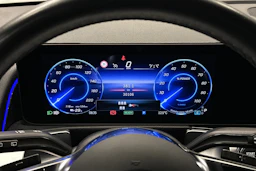 valkoinen Mercedes-Benz EQB 2024 kuva 13.