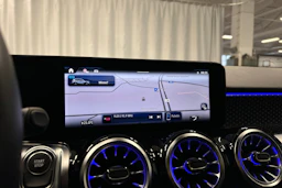 valkoinen Mercedes-Benz EQB 2024 kuva 14.