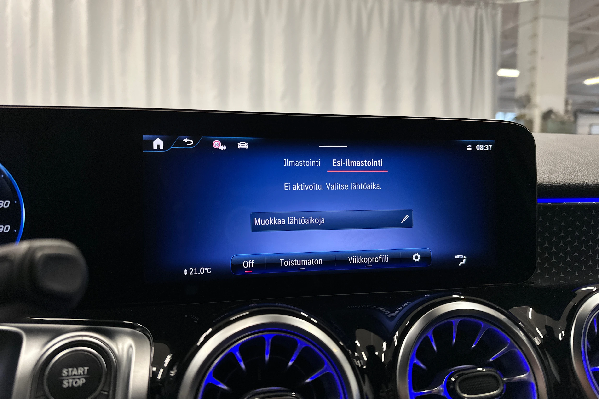 valkoinen Mercedes-Benz EQB 2024 kuva 21.