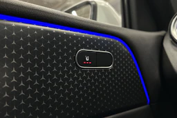 valkoinen Mercedes-Benz EQB 2024 kuva 23.