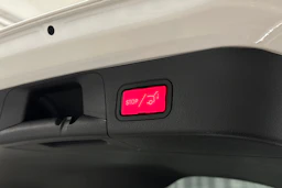 valkoinen Mercedes-Benz EQB 2024 kuva 27.