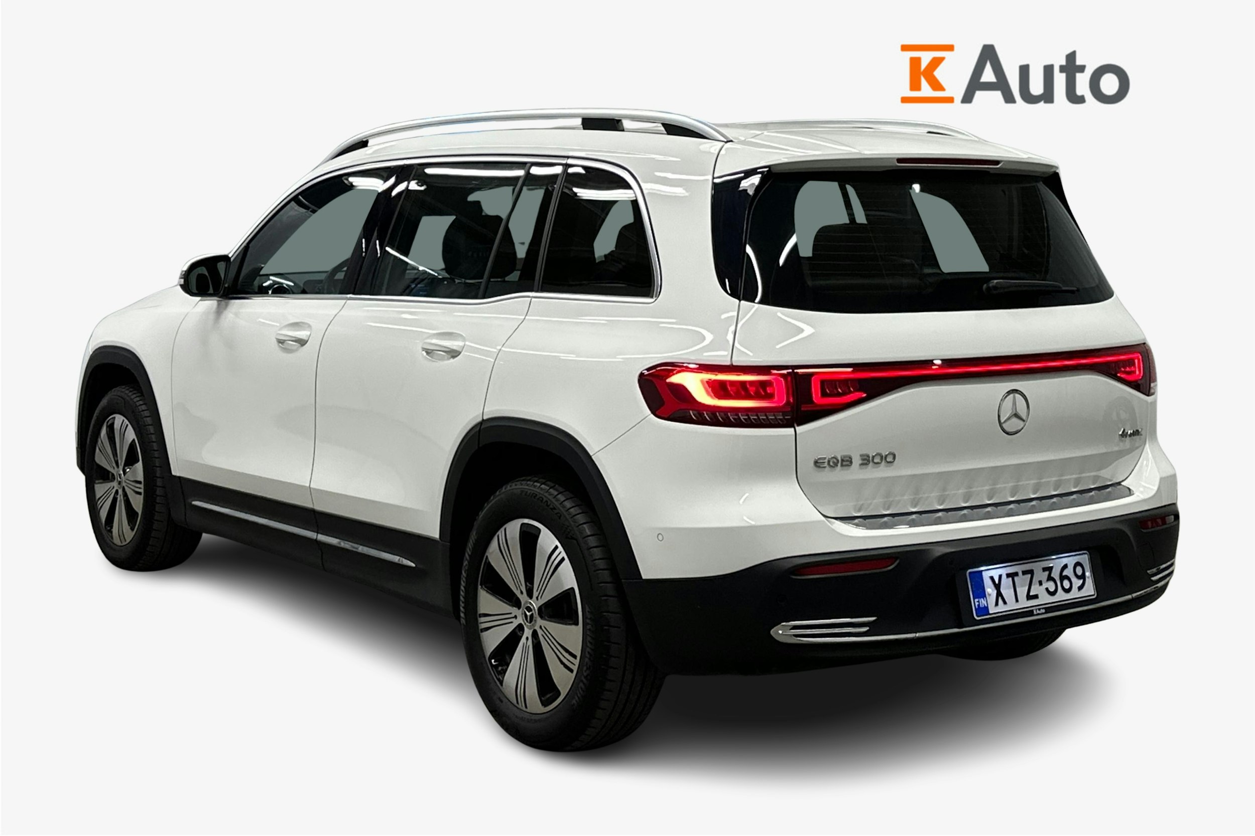 valkoinen Mercedes-Benz EQB 2024 kuva 2.