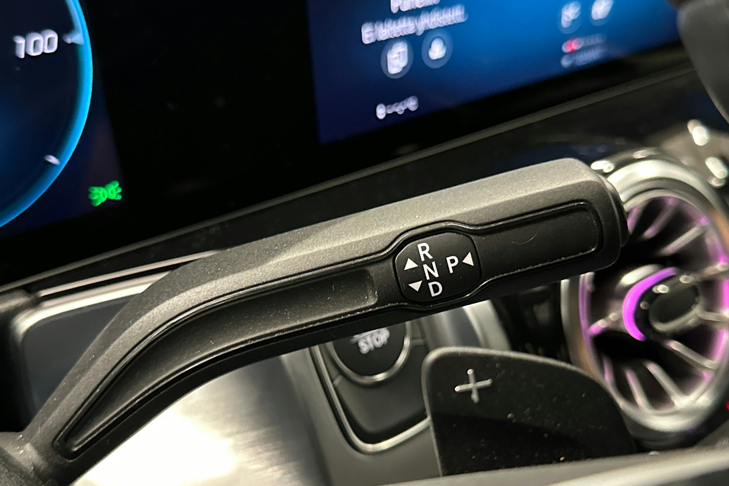 valkoinen Mercedes-Benz EQB 2024 kuva 18.