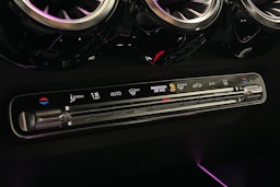 valkoinen Mercedes-Benz EQB 2024 kuva 22.