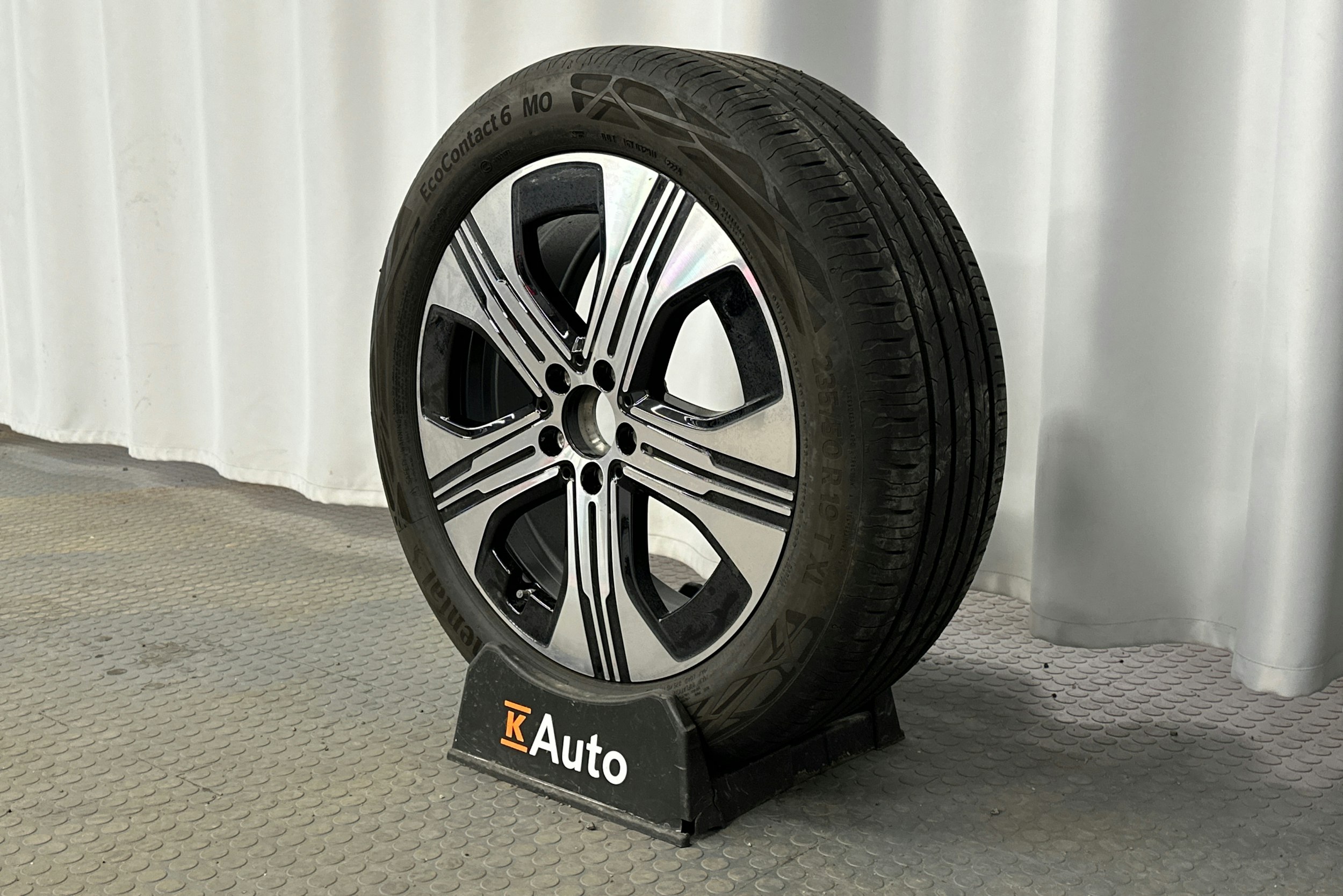 hopea Mercedes-Benz EQB 2024 kuva 13.