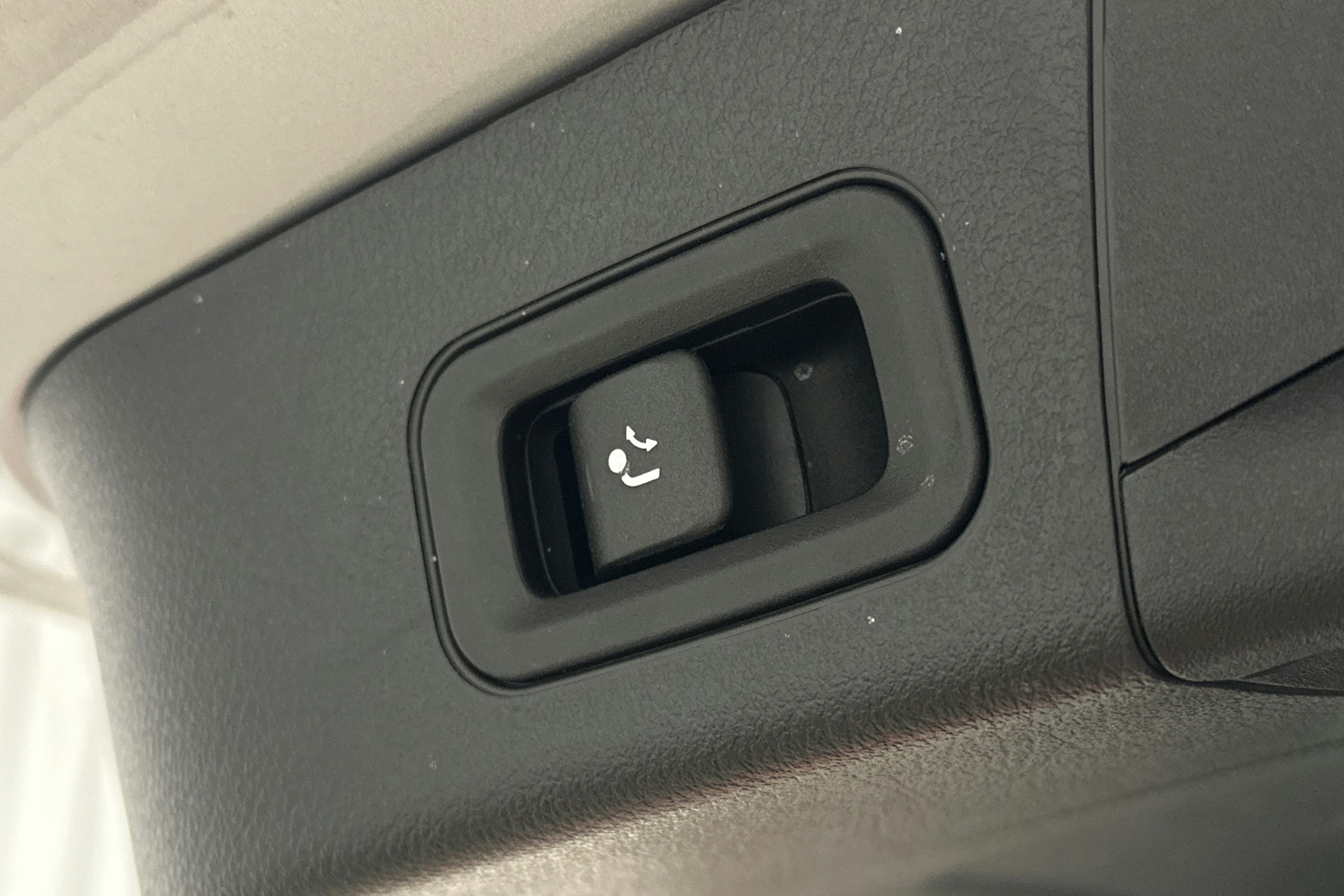 hopea Mercedes-Benz EQB 2024 kuva 16.