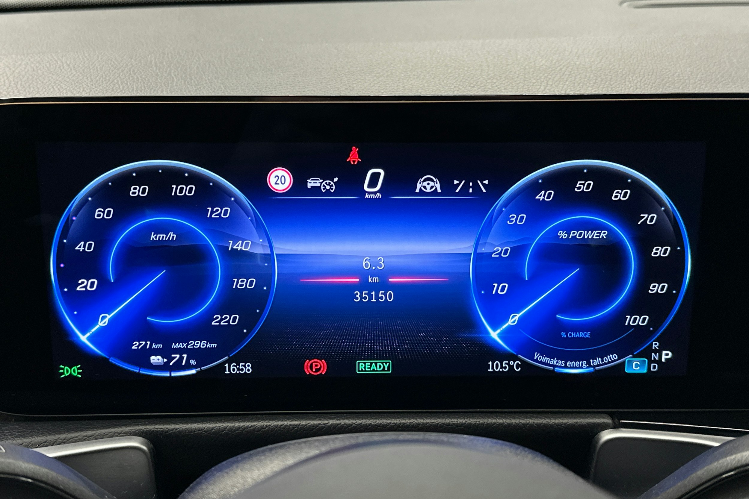 hopea Mercedes-Benz EQB 2024 kuva 24.