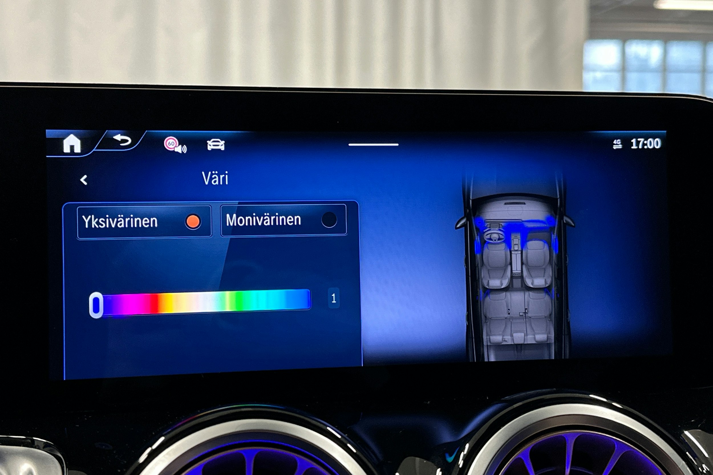 hopea Mercedes-Benz EQB 2024 kuva 27.