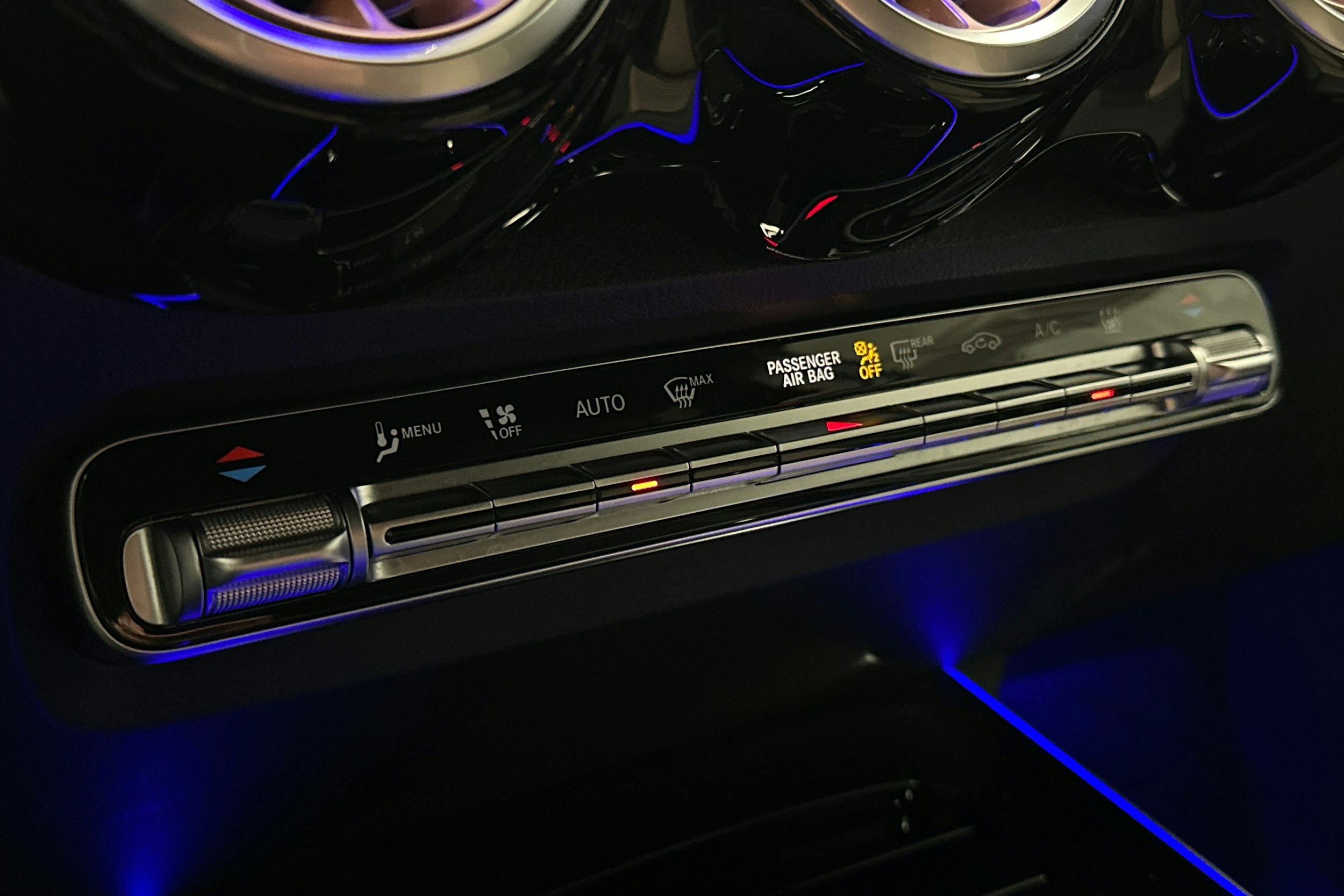 hopea Mercedes-Benz EQB 2024 kuva 32.