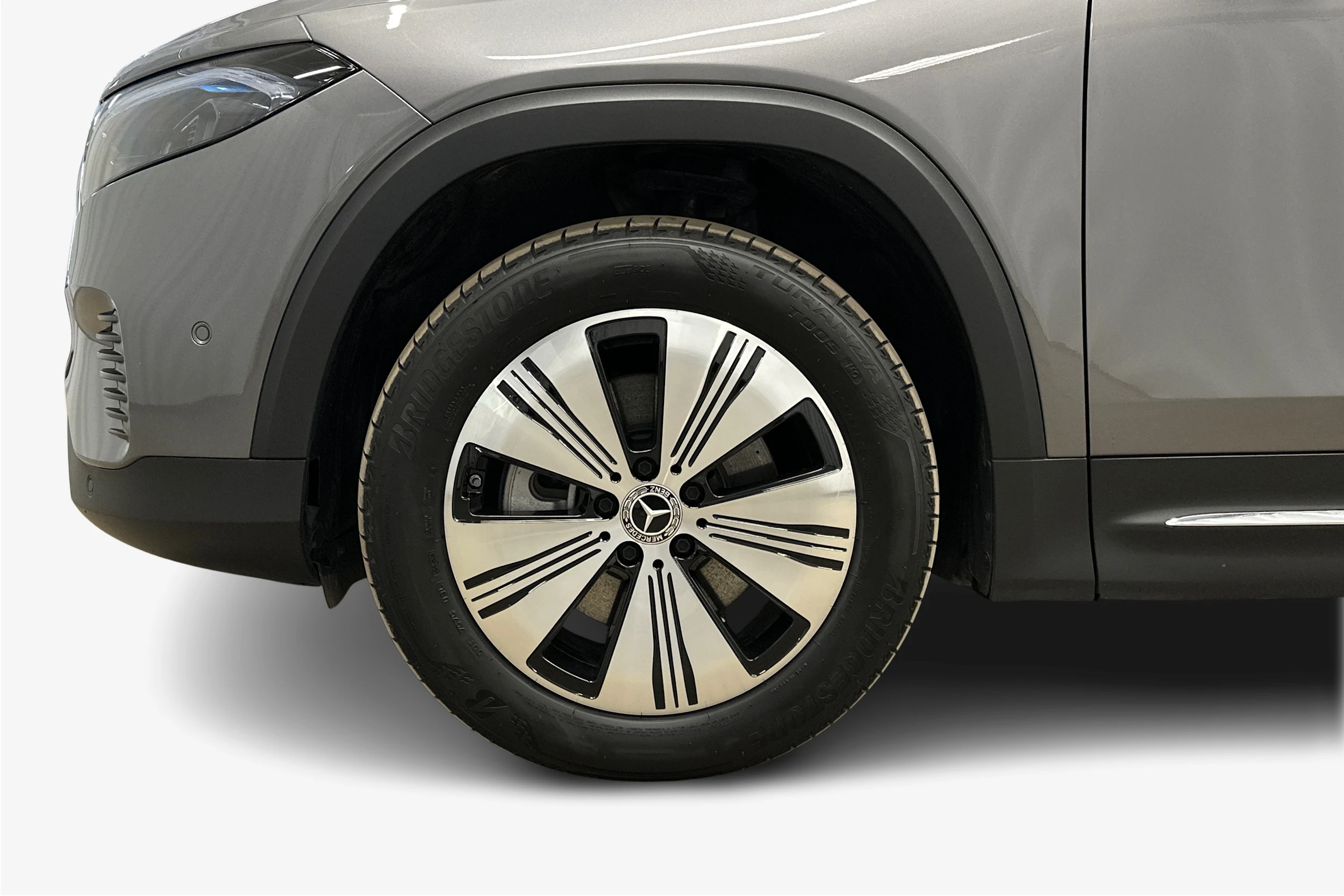 harmaa Mercedes-Benz EQB 2024 kuva 9.