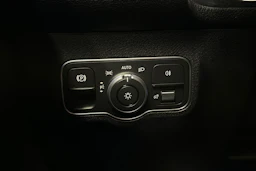 harmaa Mercedes-Benz EQB 2024 kuva 17.