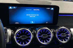 harmaa Mercedes-Benz EQB 2024 kuva 20.