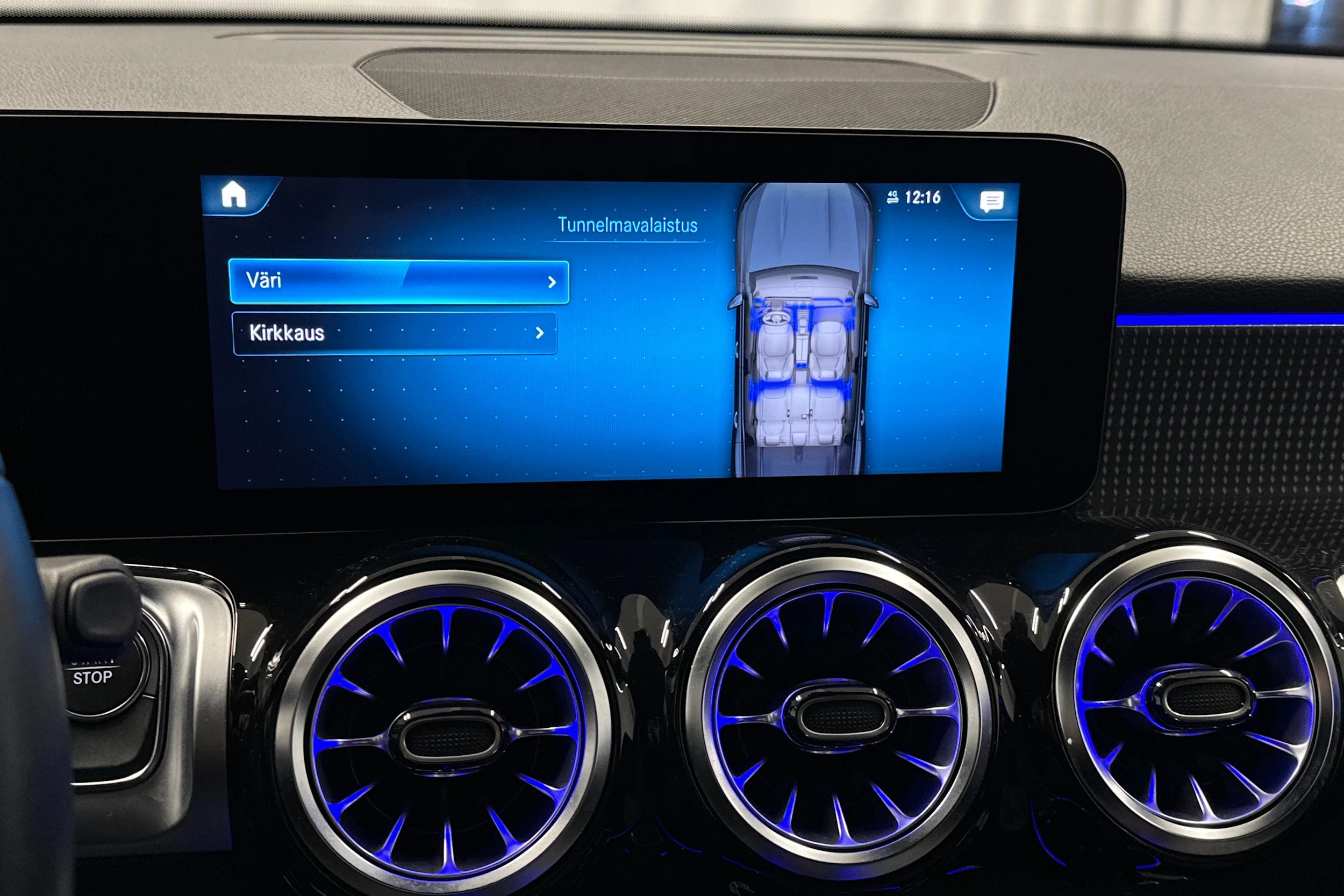 harmaa Mercedes-Benz EQB 2024 kuva 23.