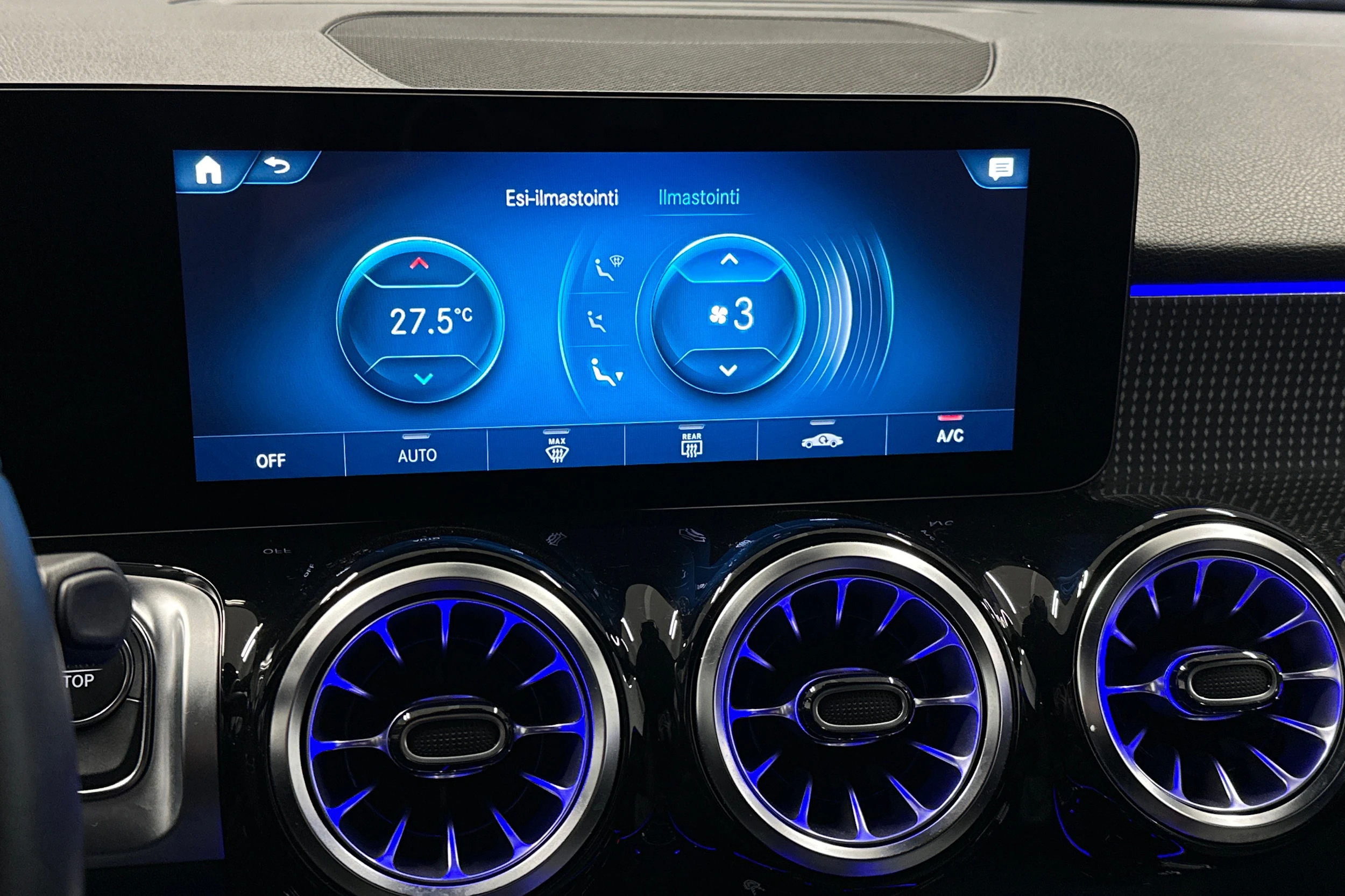 harmaa Mercedes-Benz EQB 2024 kuva 24.