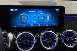 harmaa Mercedes-Benz EQB 2024 kuva 24.