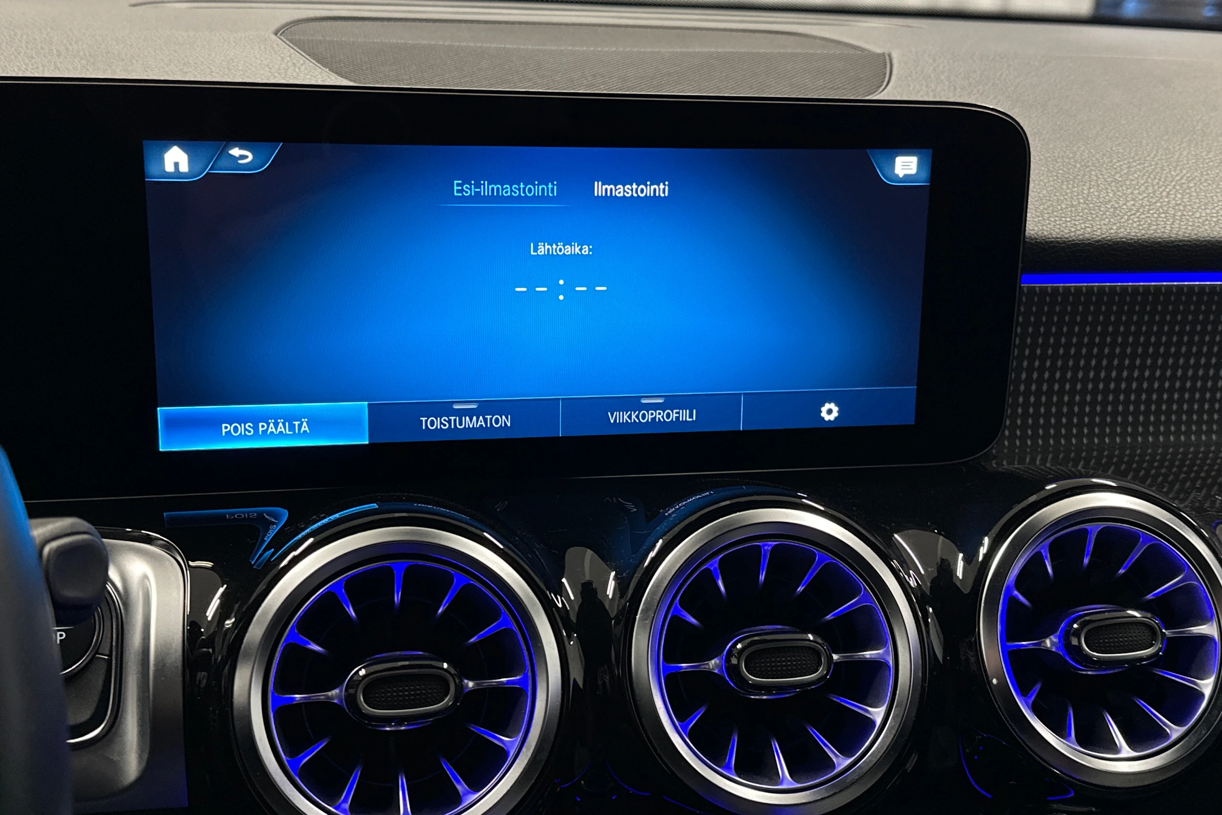 harmaa Mercedes-Benz EQB 2024 kuva 25.