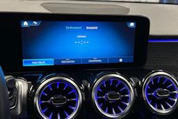 harmaa Mercedes-Benz EQB 2024 kuva 25.