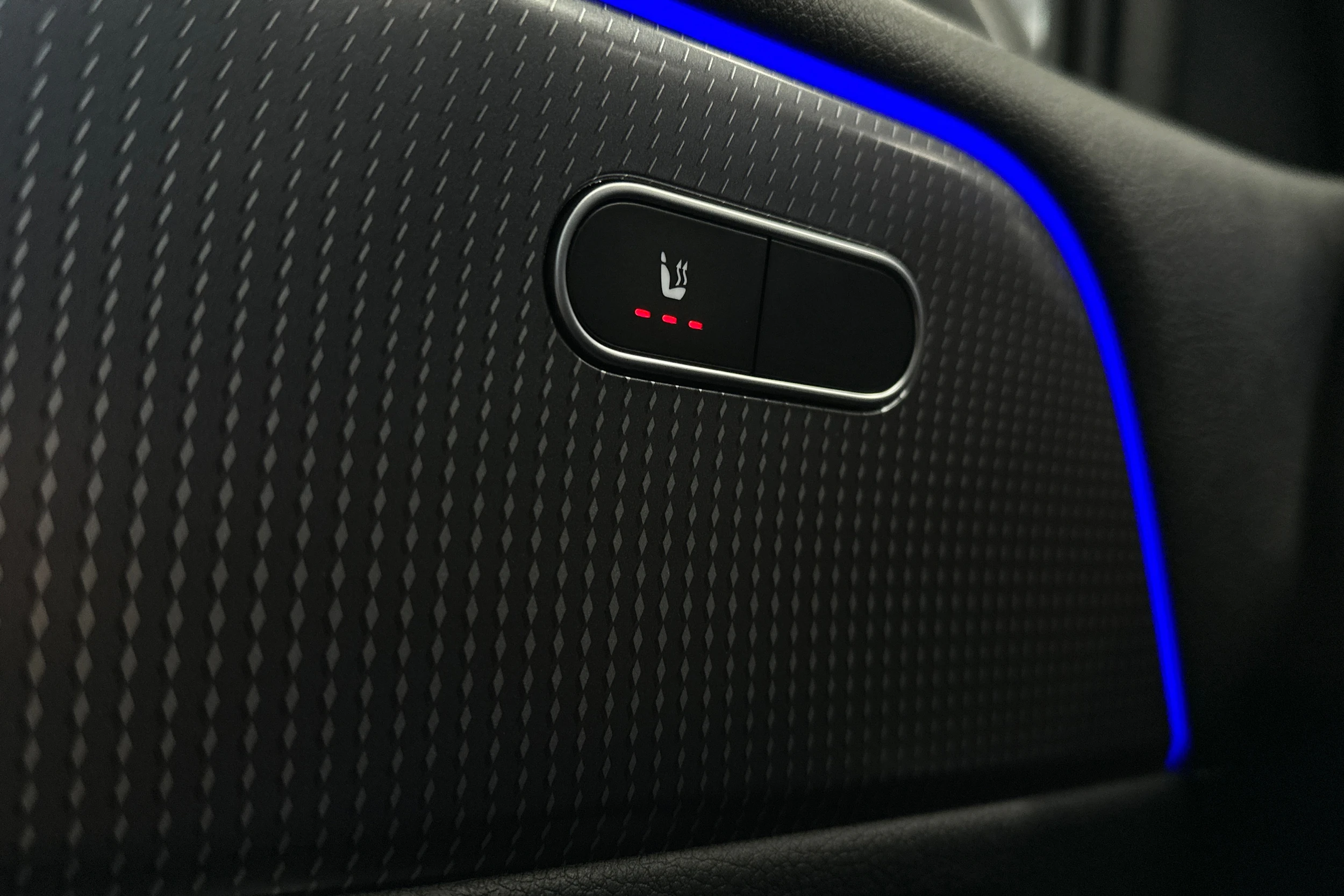 harmaa Mercedes-Benz EQB 2024 kuva 29.