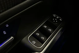 harmaa Mercedes-Benz EQB 2024 kuva 30.