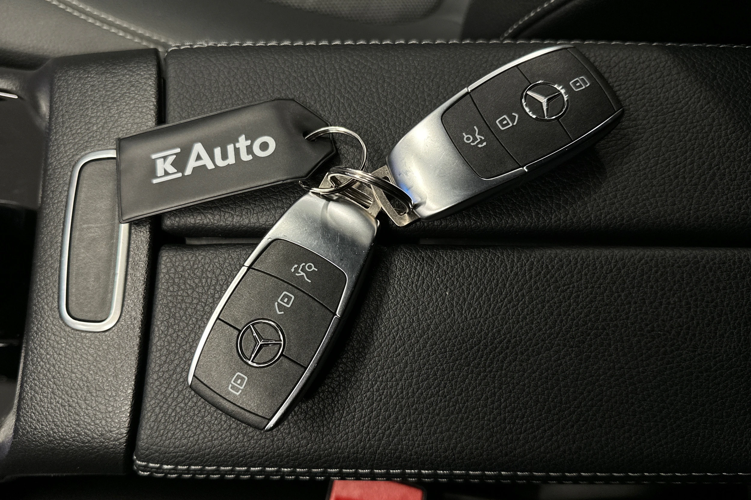 harmaa Mercedes-Benz EQB 2024 kuva 31.