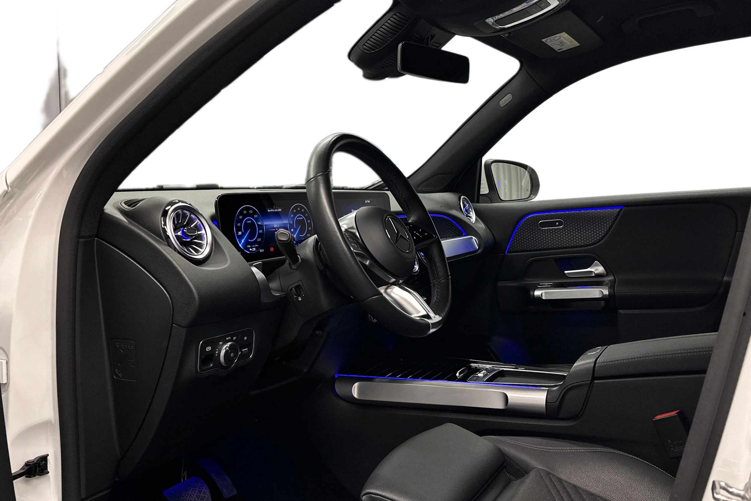 valkoinen Mercedes-Benz EQB 2025 kuva 6.