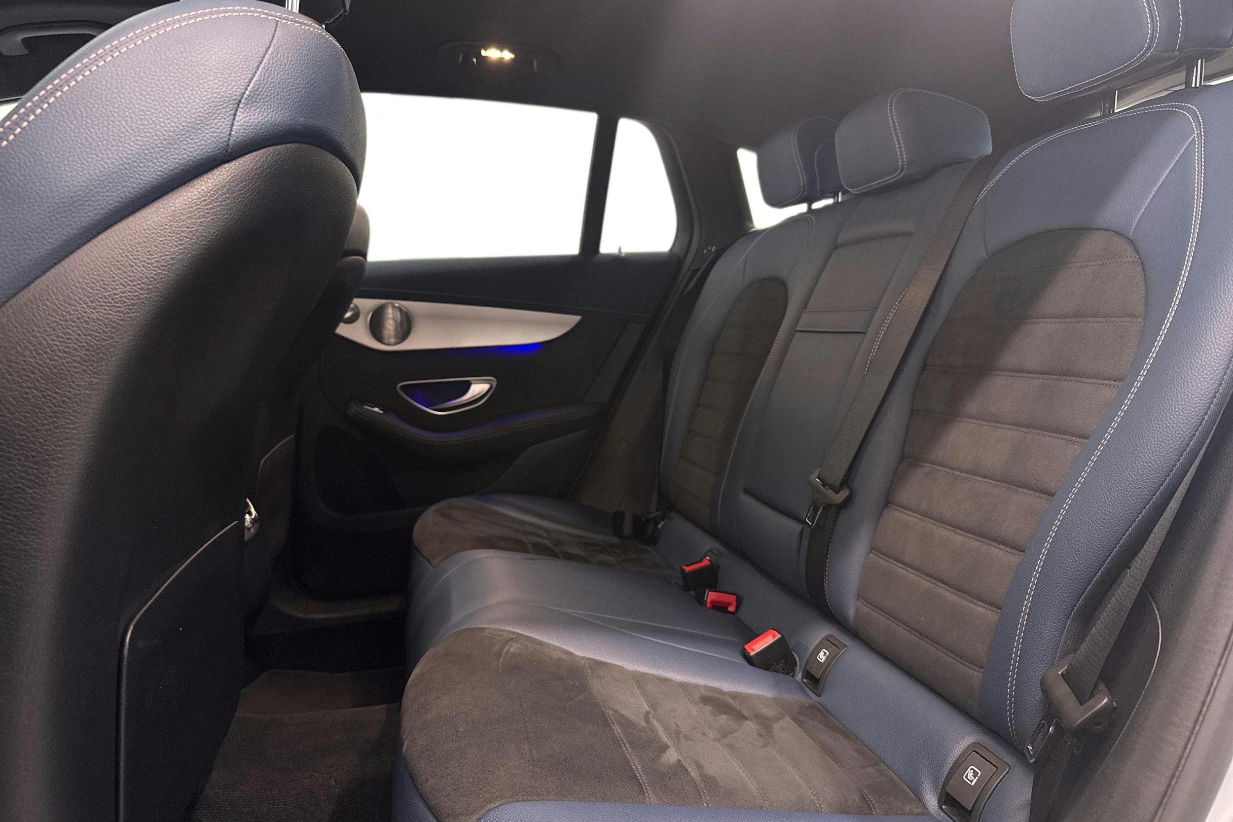 harmaa Mercedes-Benz EQC 2019 kuva 10.