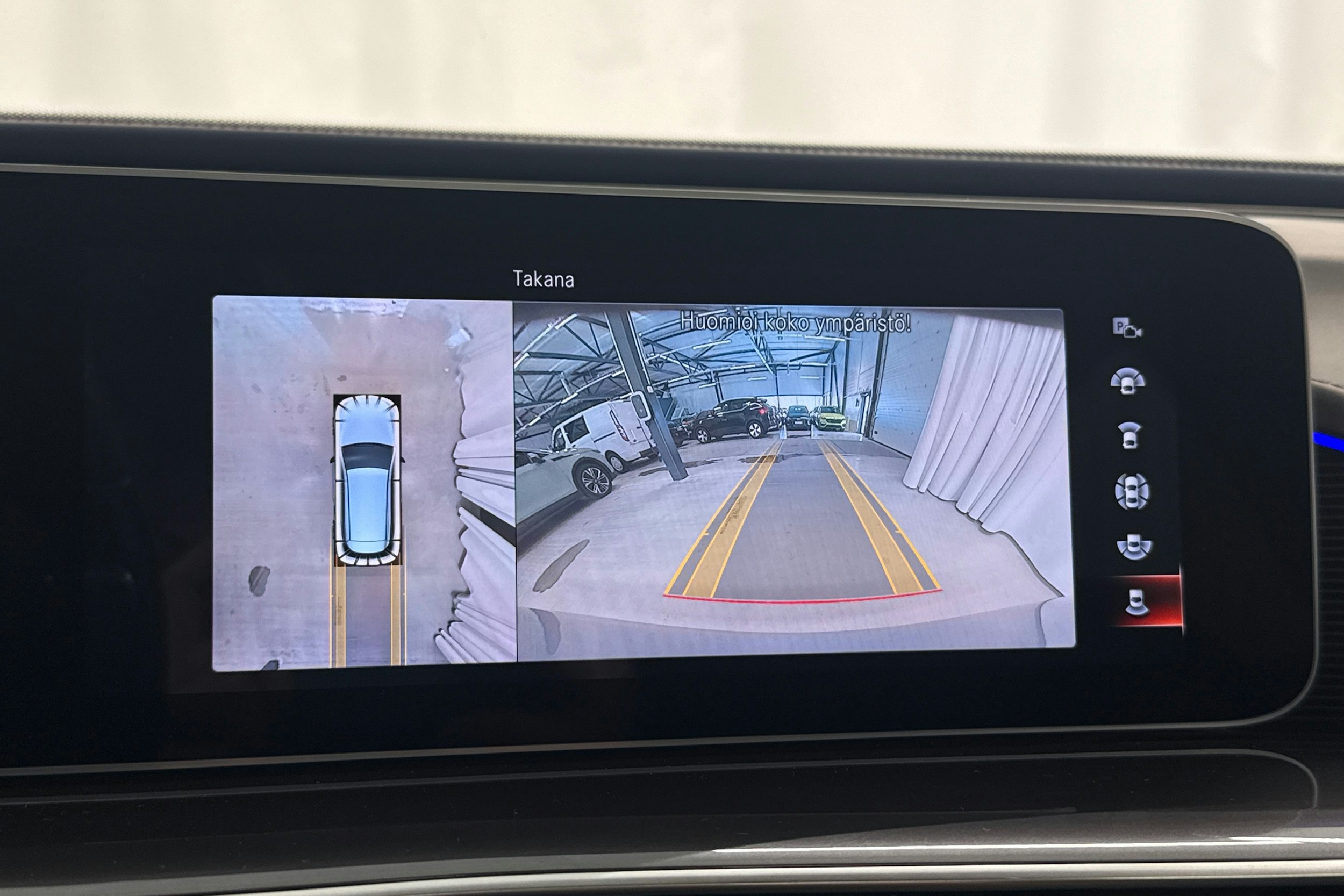 harmaa Mercedes-Benz EQC 2019 kuva 19.