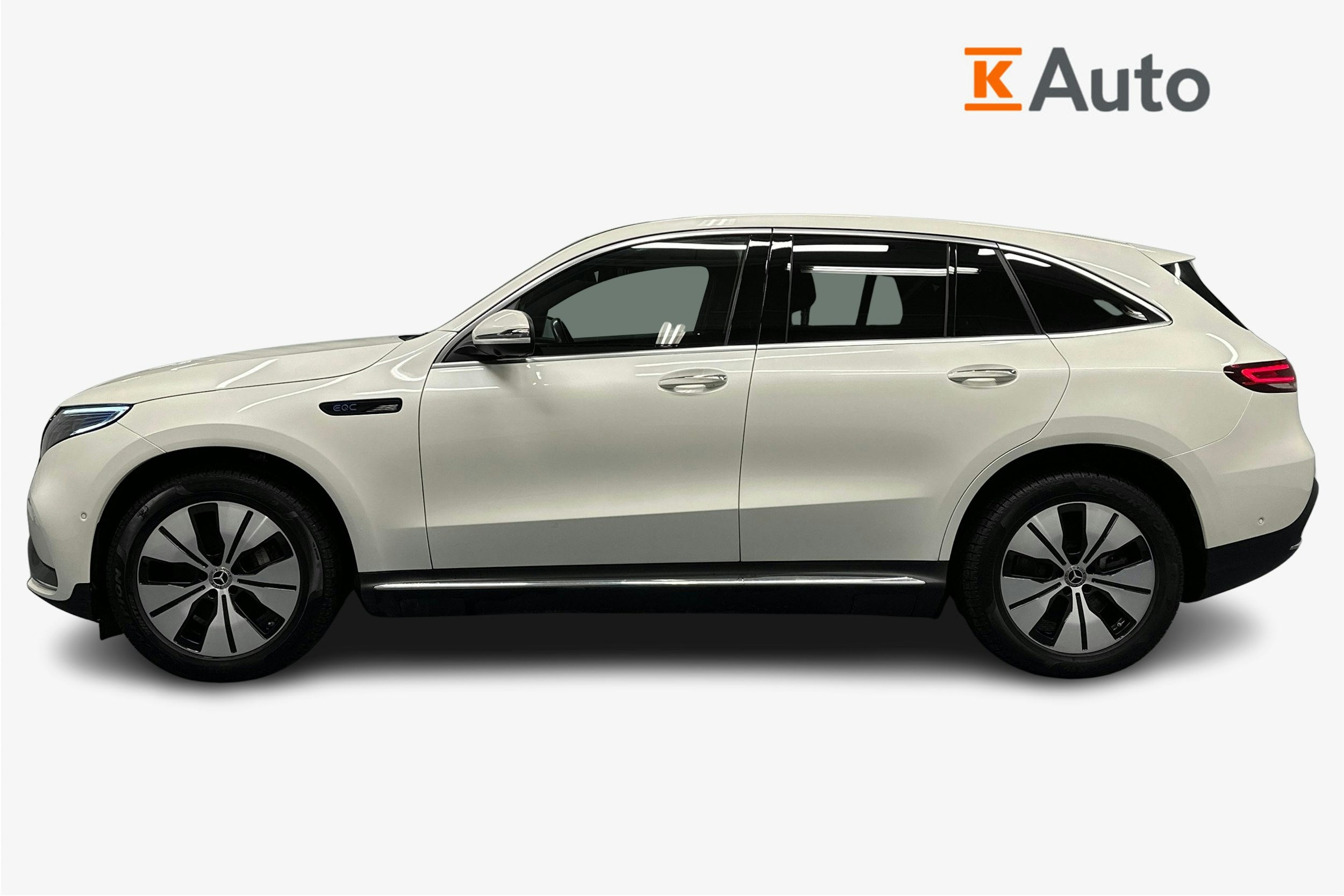 valkoinen Mercedes-Benz EQC 2020 kuva 6.