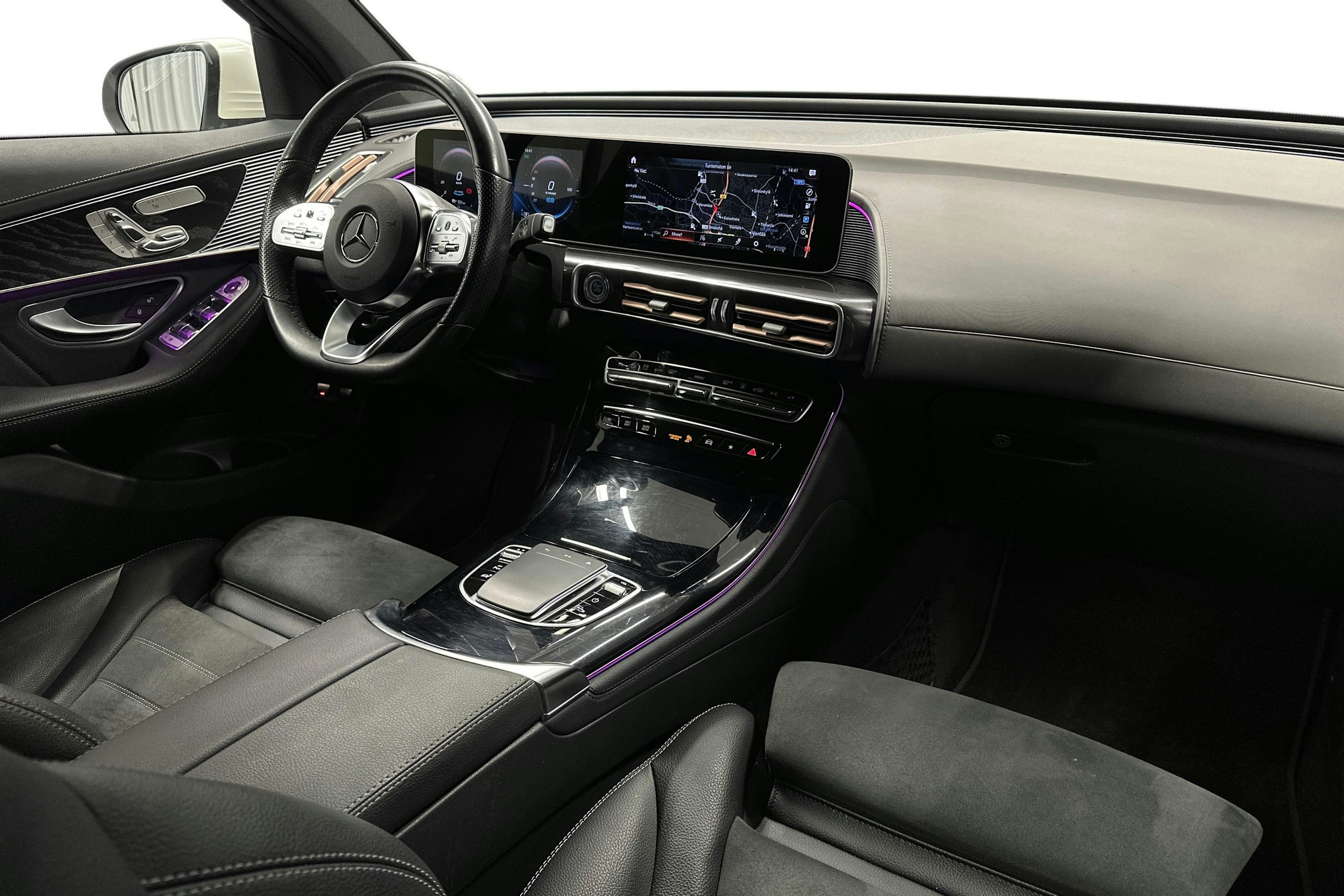 valkoinen Mercedes-Benz EQC 2020 kuva 9.