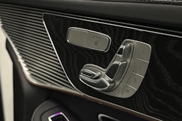 valkoinen Mercedes-Benz EQC 2020 kuva 20.