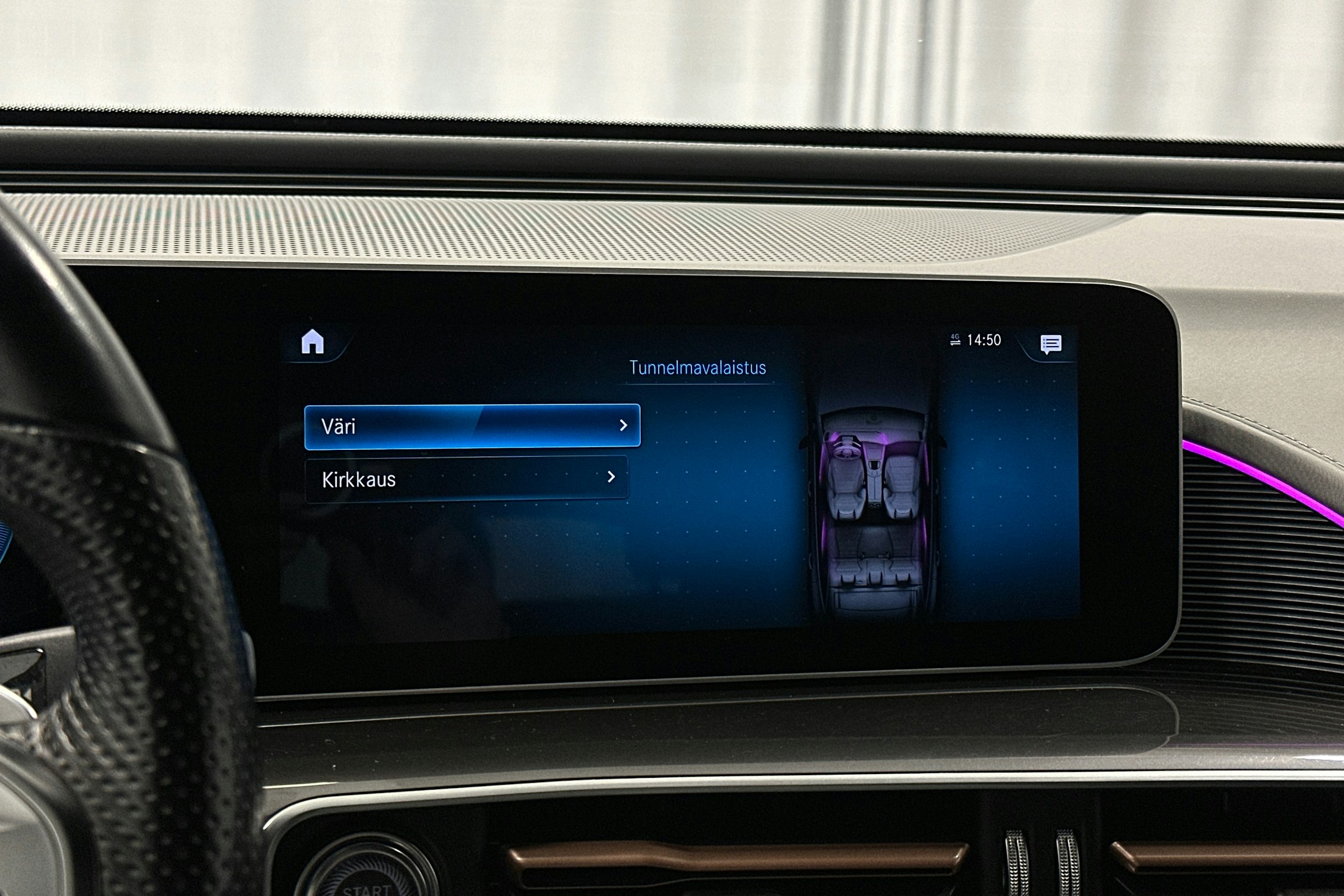 valkoinen Mercedes-Benz EQC 2020 kuva 28.