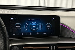 valkoinen Mercedes-Benz EQC 2020 kuva 32.