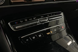 valkoinen Mercedes-Benz EQC 2020 kuva 33.