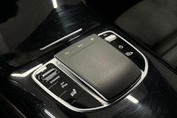 valkoinen Mercedes-Benz EQC 2020 kuva 34.