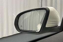 valkoinen Mercedes-Benz EQC 2020 kuva 35.