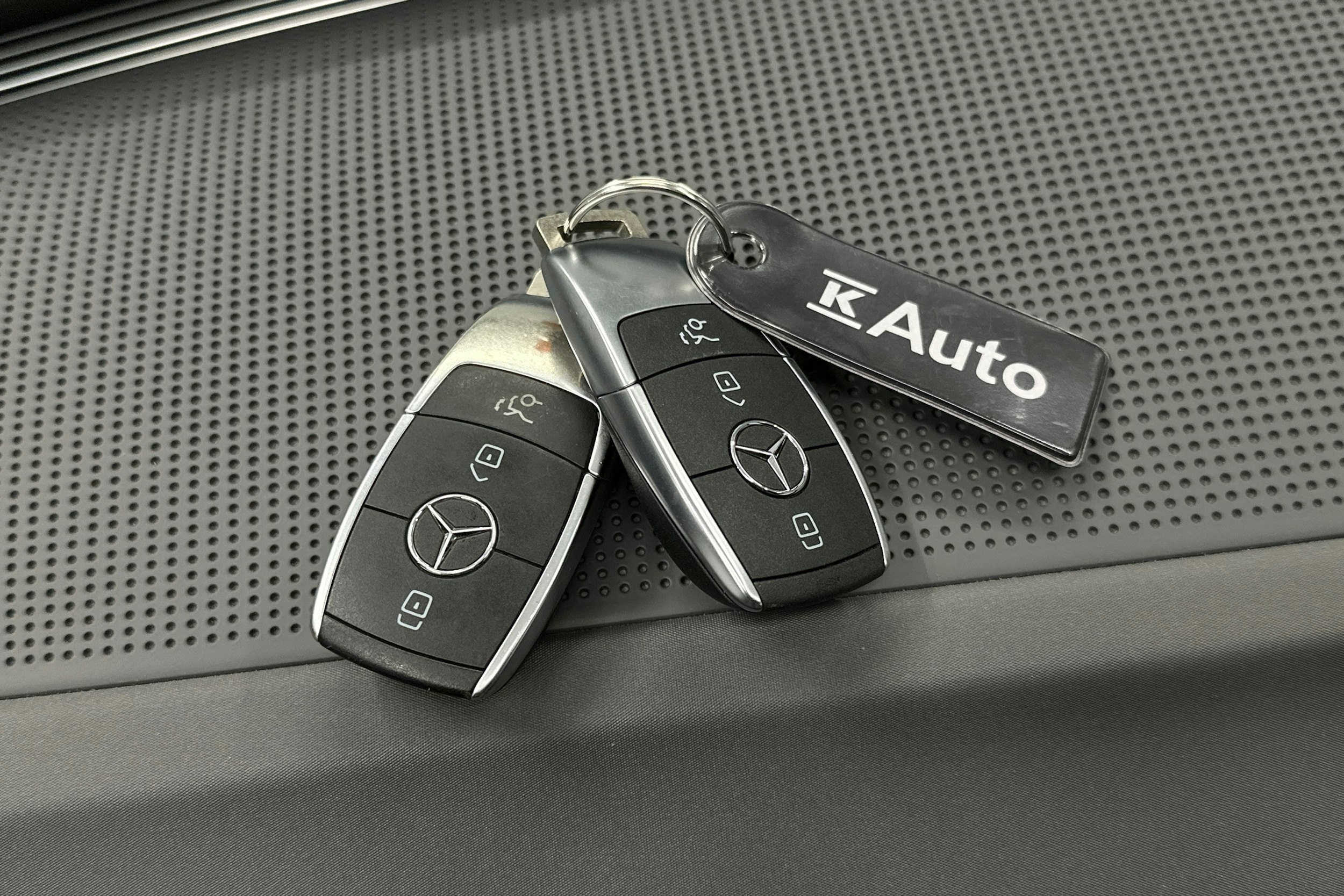 valkoinen Mercedes-Benz EQC 2020 kuva 36.